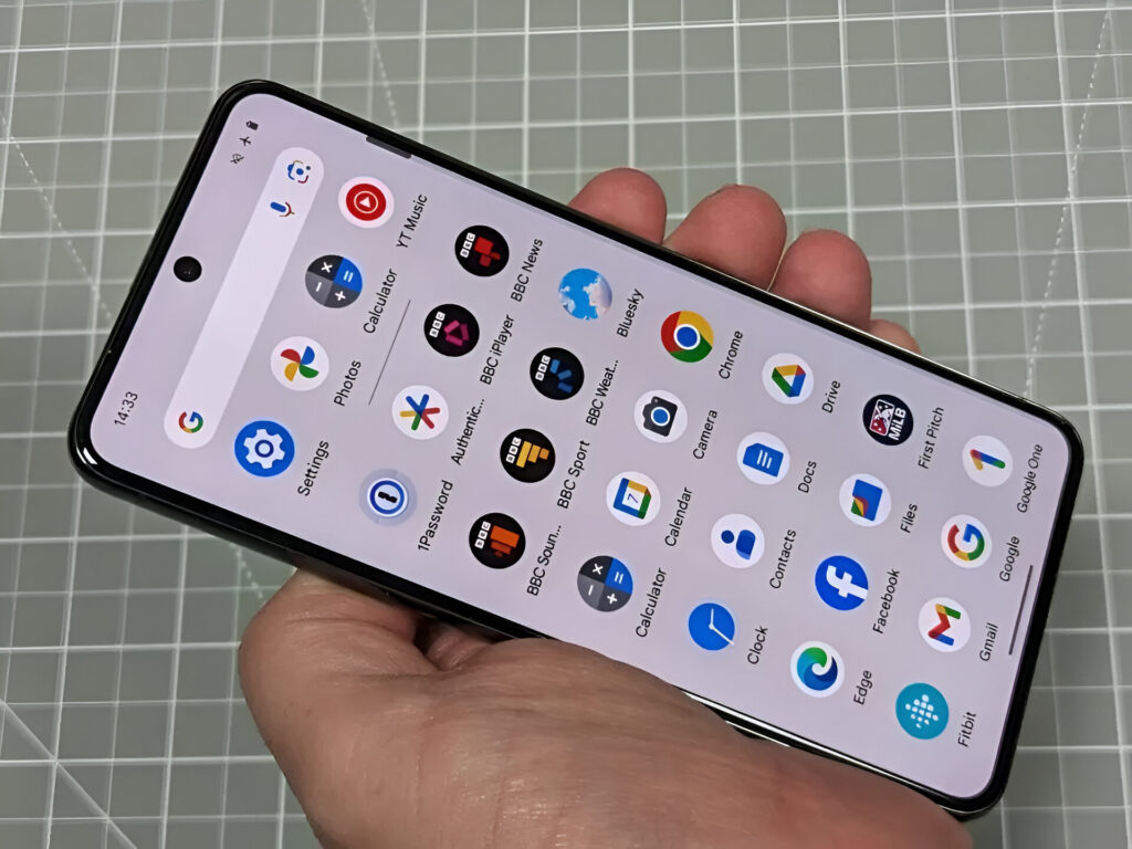 Showing Pixel 9 Software Interface]